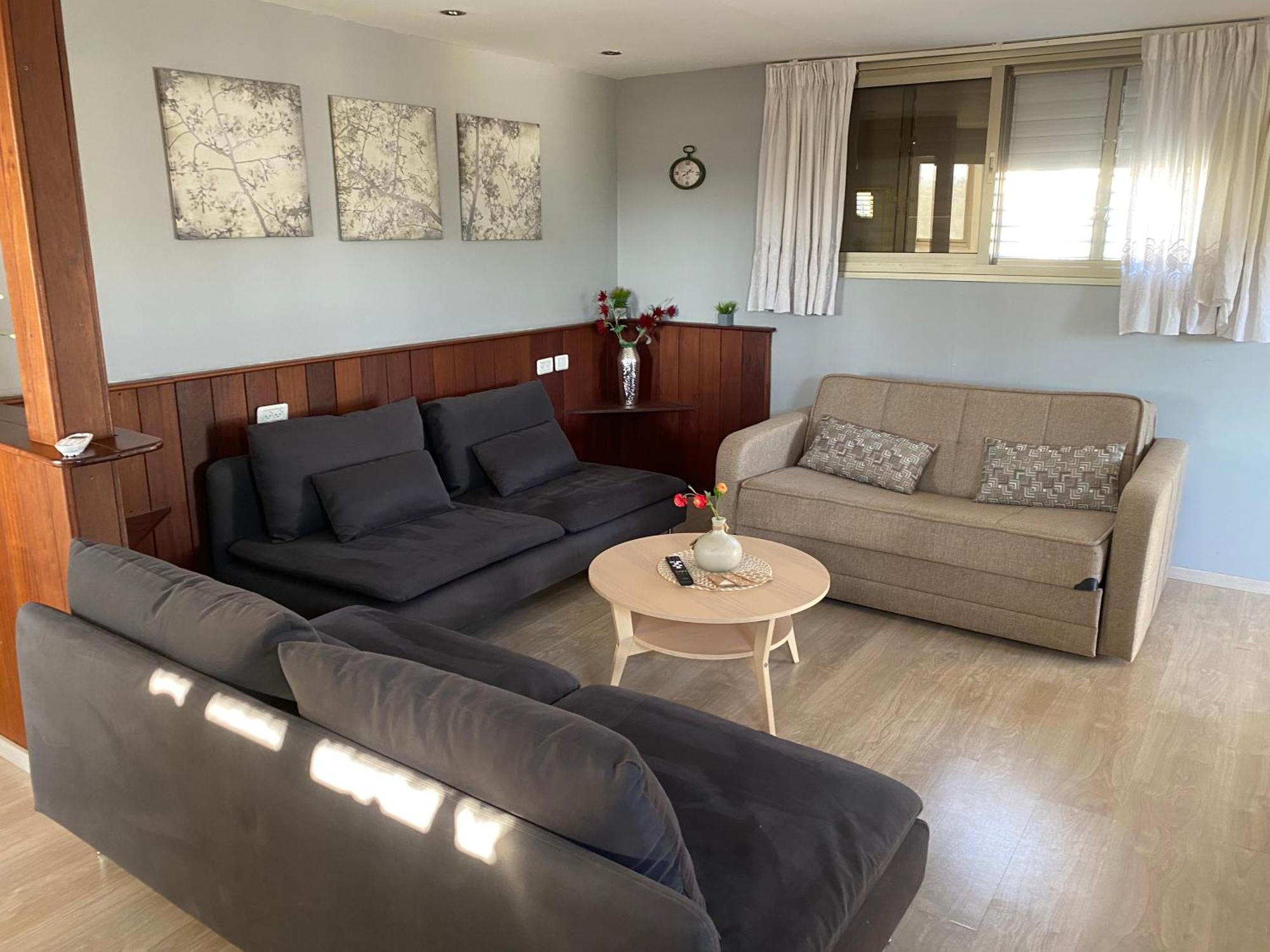 בין יער לים Villa Shelomi ภายนอก รูปภาพ