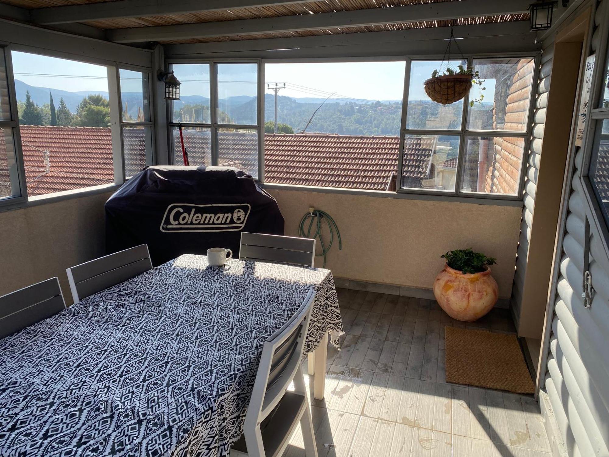 בין יער לים Villa Shelomi ภายนอก รูปภาพ